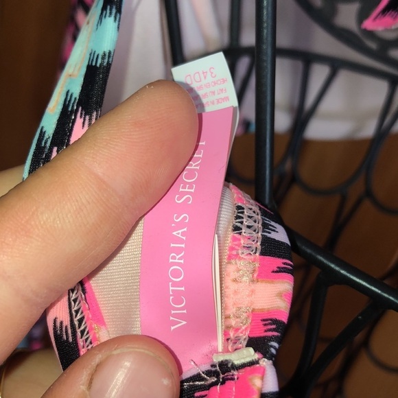 Victoria’s secret bikini top the wrap halter top Aztec print size 34DD swim wear - Picture 5 of 7